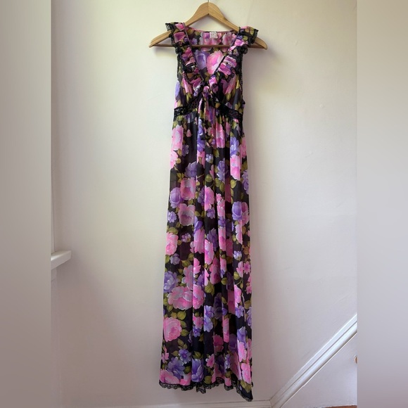 Vintage Floral Lingerie​ - Picture 6 of 12